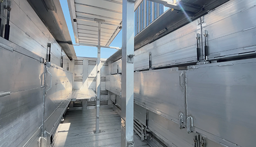 畜（雛）禽運(yùn)輸車